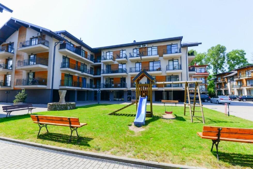 Grey Red Apartments Паланга Экстерьер фото